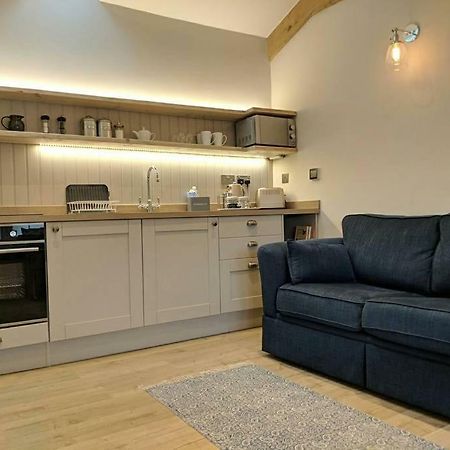Skittles - Charming One Bedroom Apartment - Parking - Easy Access To Bath Box  Exterior foto