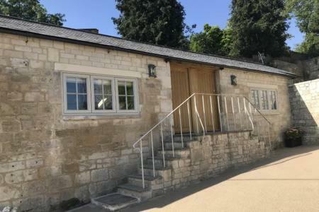 Skittles - Charming One Bedroom Apartment - Parking - Easy Access To Bath Box  Exterior foto
